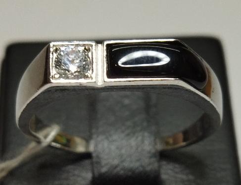 Срібний перстень з оніксом та цирконієм (30506459) 0