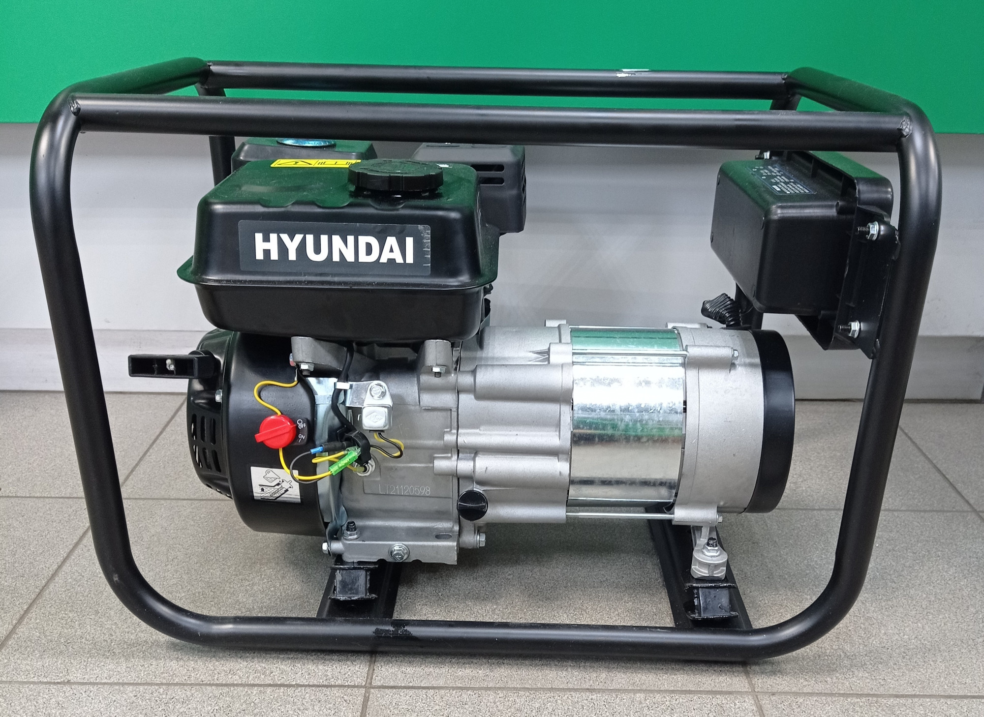 Бензиновий генератор Hyundai HY 3100 0