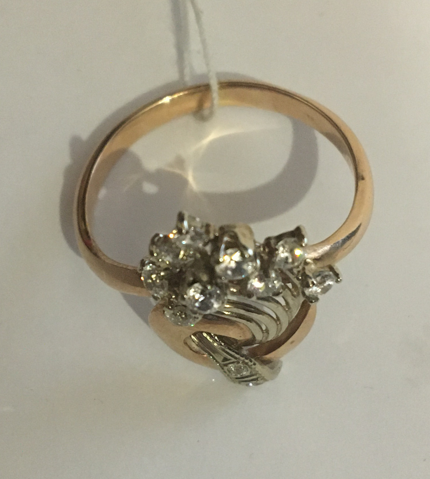 Кольцо из красного и белого золота с цирконием (4890360) 1