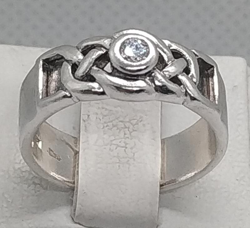 Серебряное кольцо с цирконием (30196030) 0