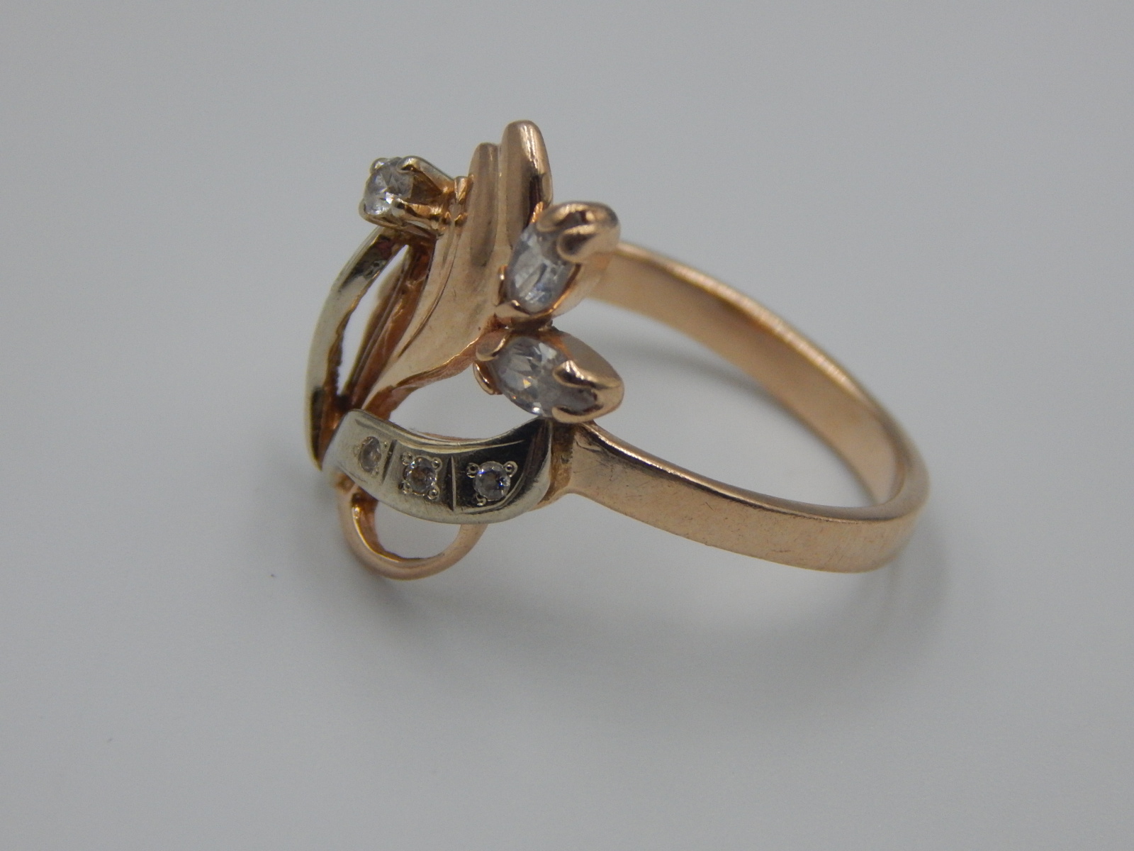 Кольцо из красного и белого золота с цирконием (33379336) 3