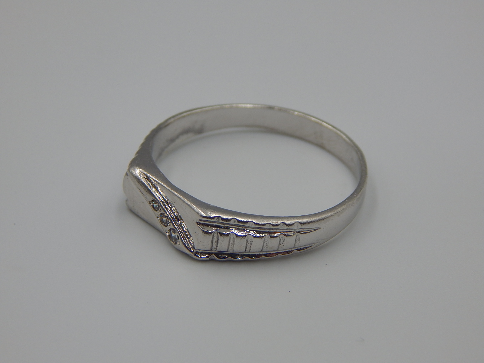 Серебряное кольцо с цирконием (33232353) 2