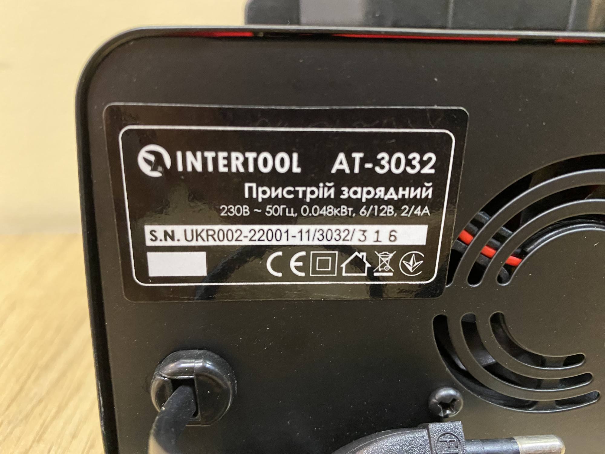 Автомобильное зарядное устройство Intertool AT-3032  3