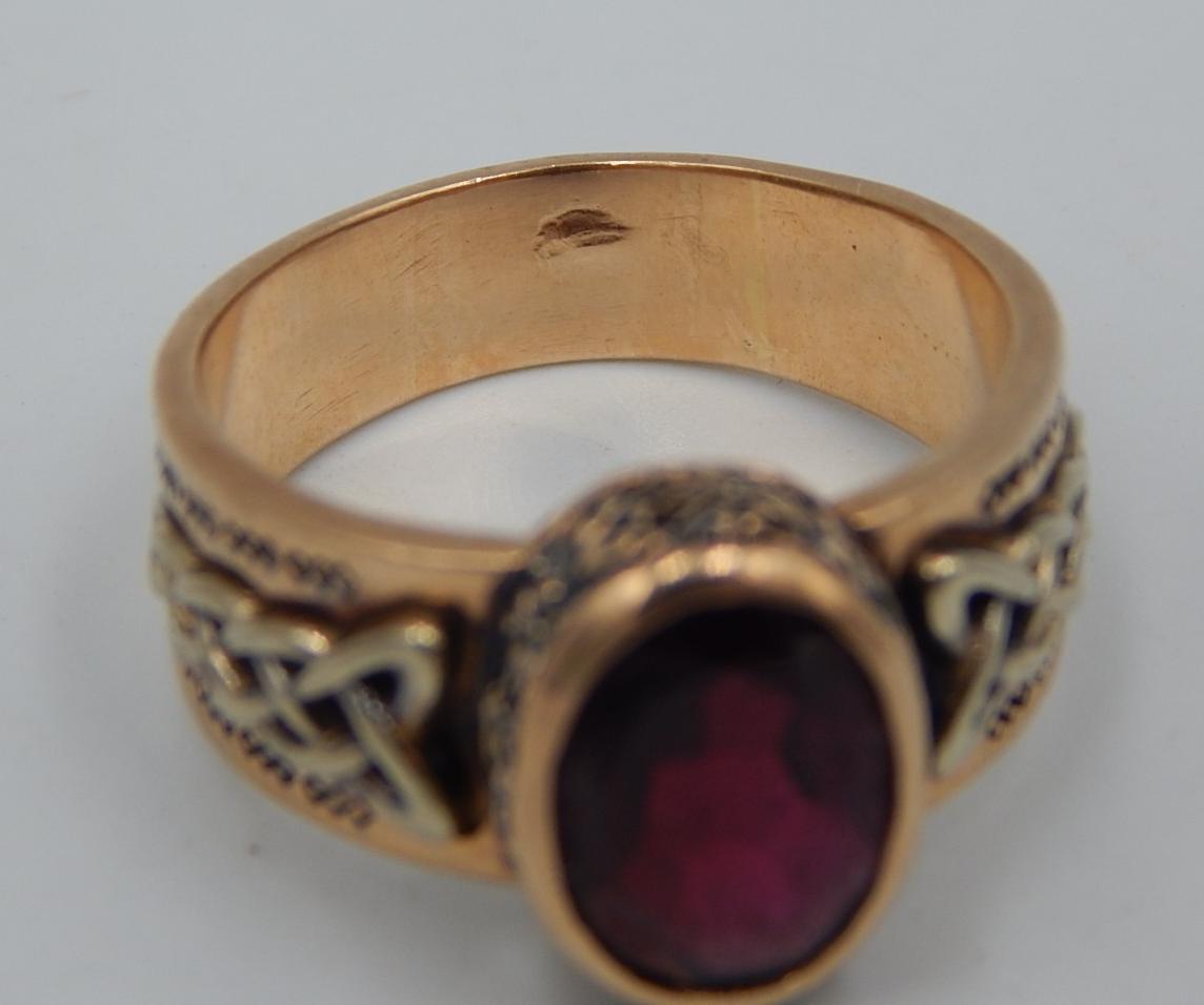 Кольцо из красного и белого золота с корундом (29938342) 5