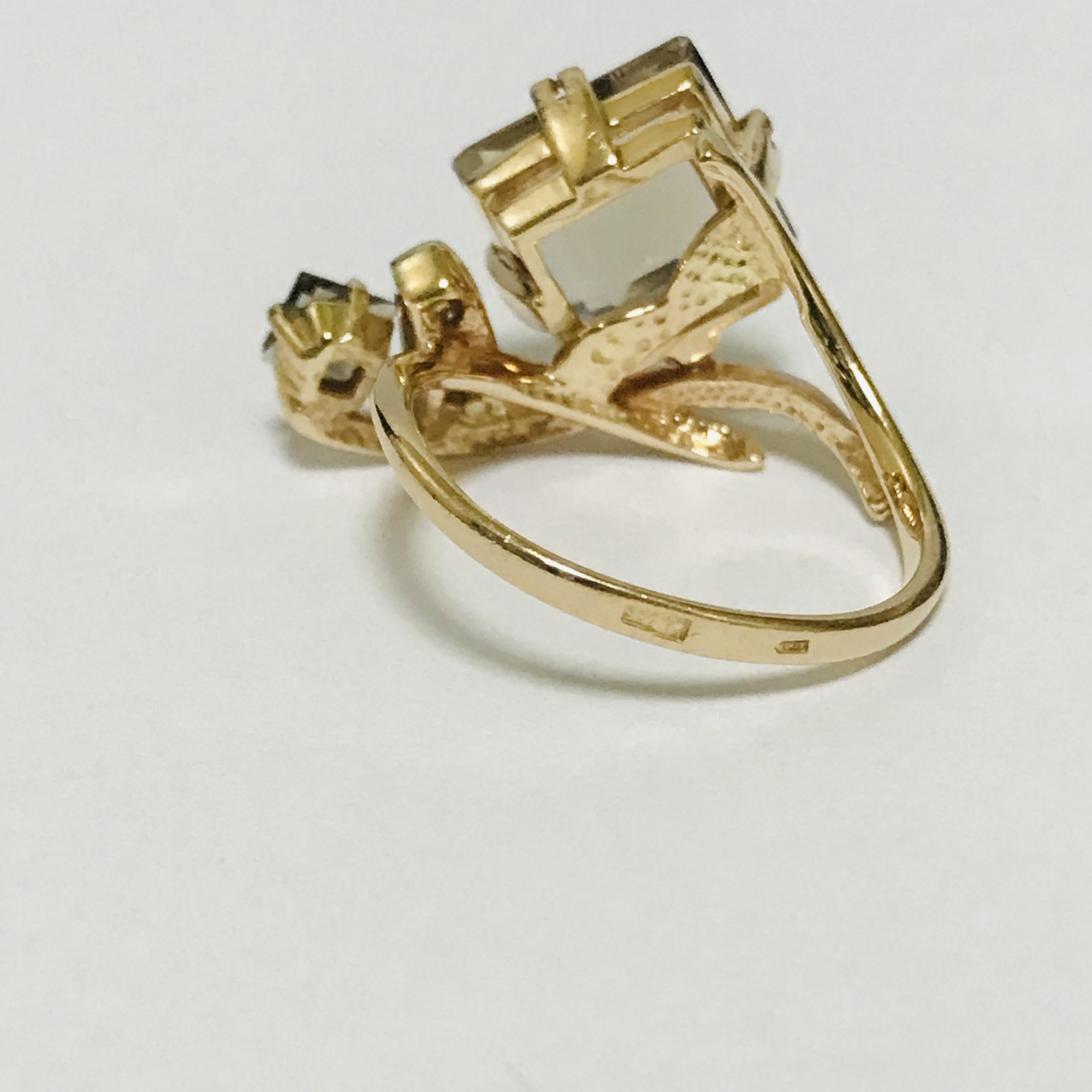 Кольцо из красного и белого золота с цирконием (31386483)  12