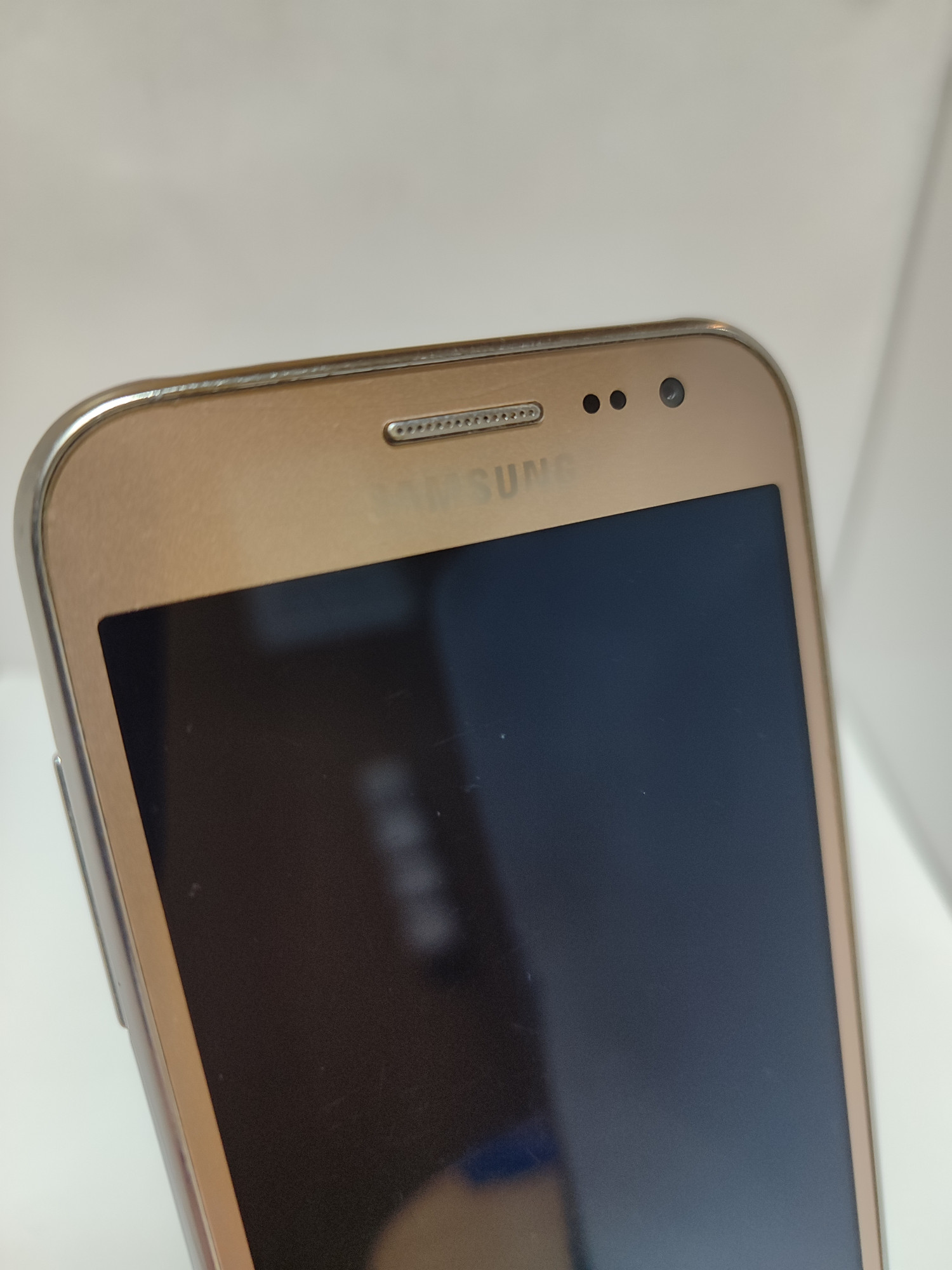 Samsung Galaxy J2 (SM-J200H) 1/8Gb 2