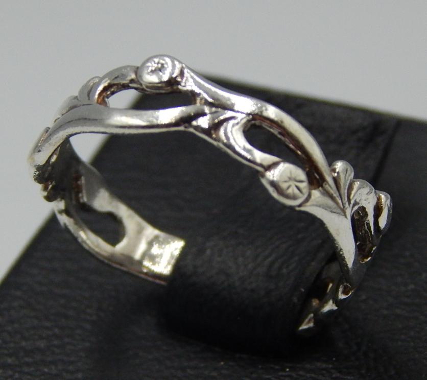Серебряное кольцо с цирконием (32174456) 1
