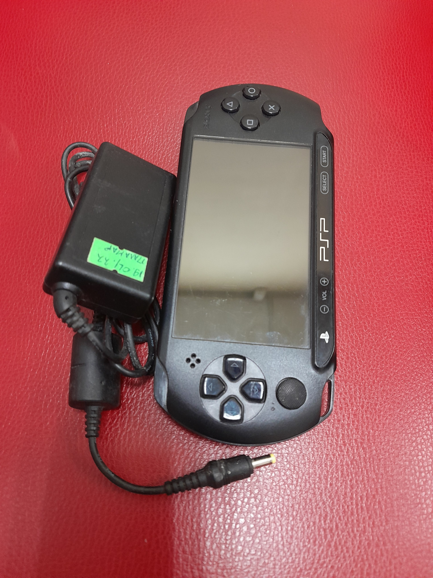 Игровая приставка Sony PSP E1004 0