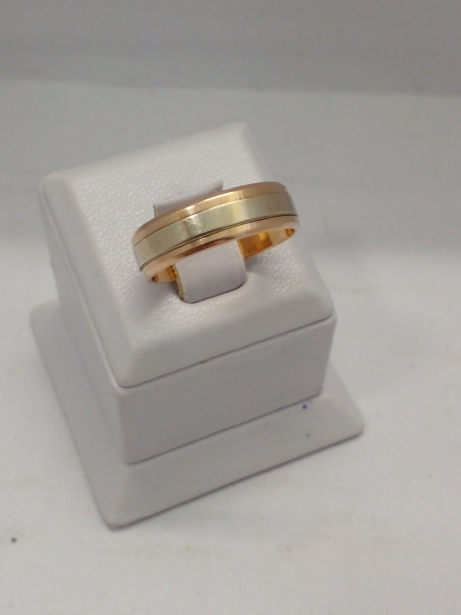 Обручальное кольцо из красного и белого золота (33324453)  0