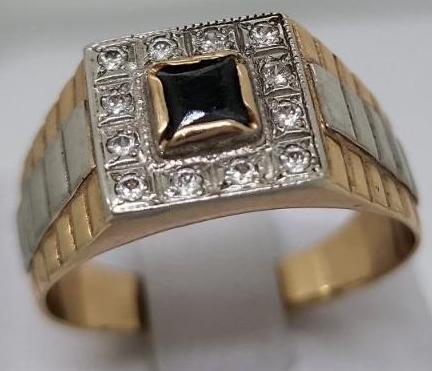 Перстень из красного и белого золота с ониксом и цирконием (33543301)  0