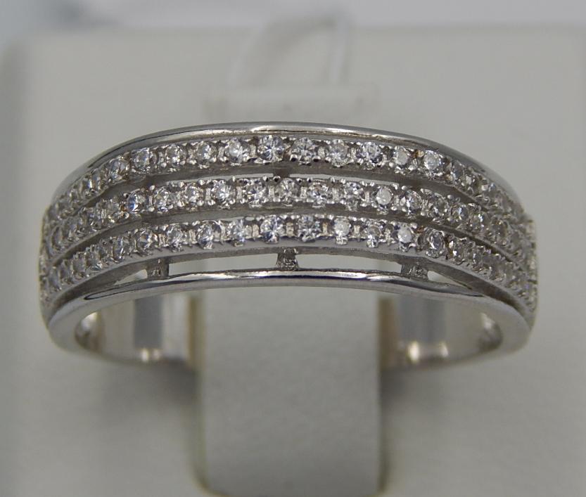Серебряное кольцо с цирконием (30076567) 0