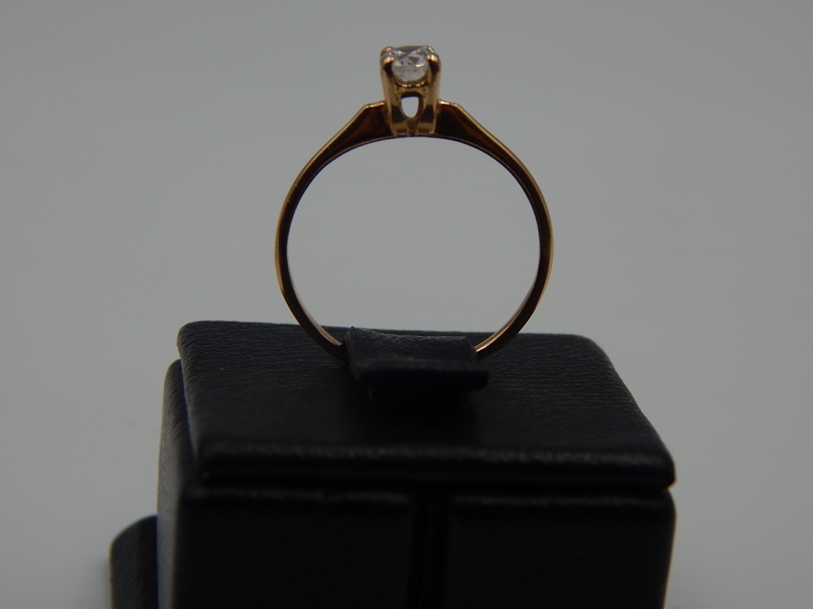 Кольцо из красного золота с цирконием (31317499) 3