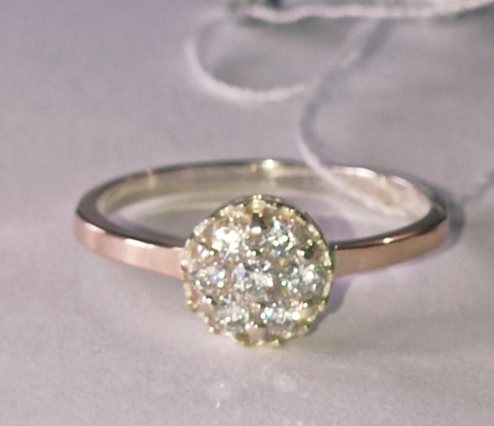 Серебряное кольцо с золотой вставкой и цирконием (18541674) 1