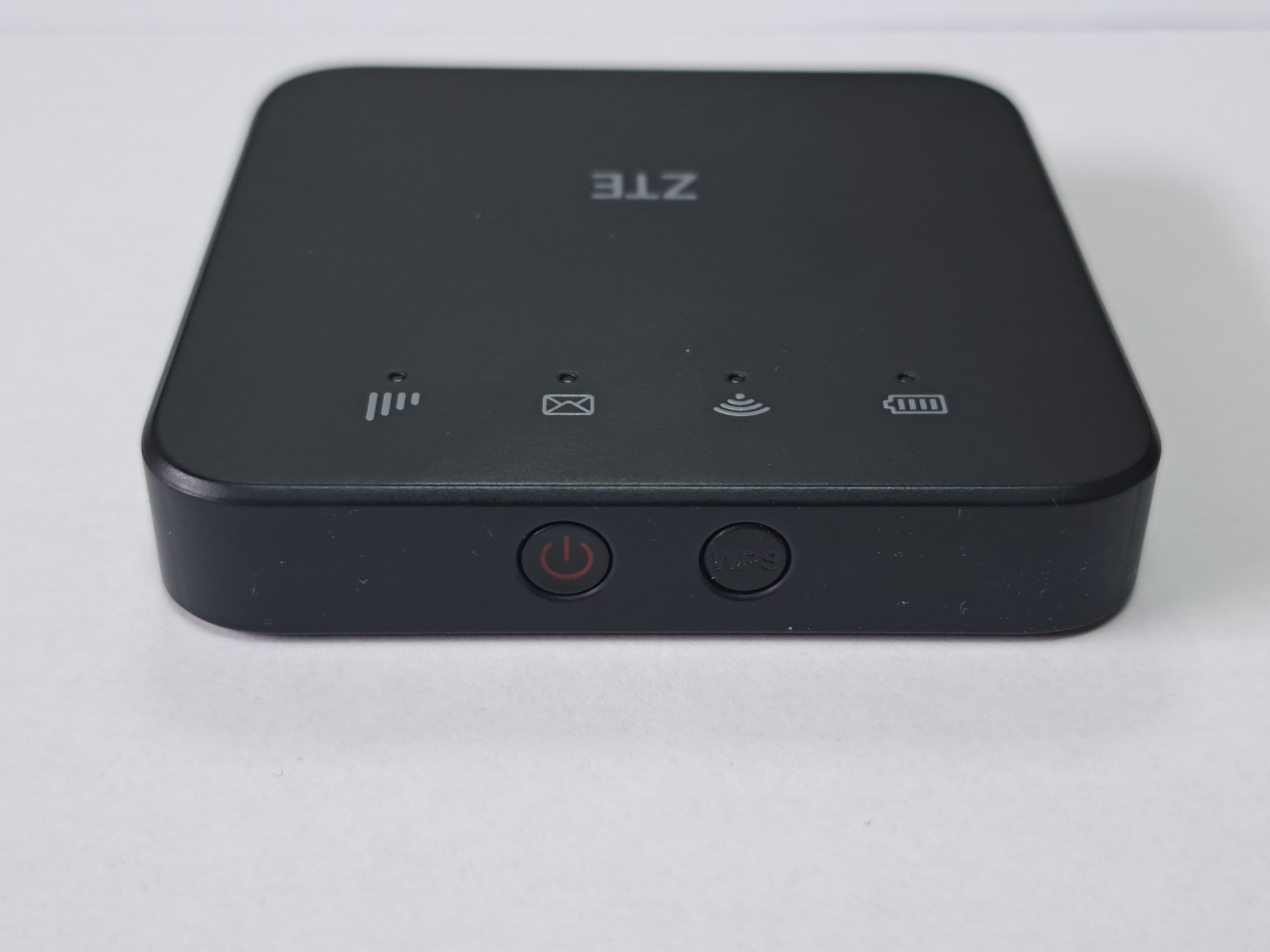 Мобильный Wi-Fi роутер ZTE MF927U 1