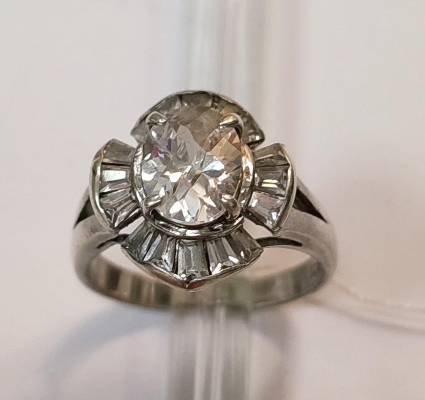 Серебряное кольцо с цирконием (33738752) 0