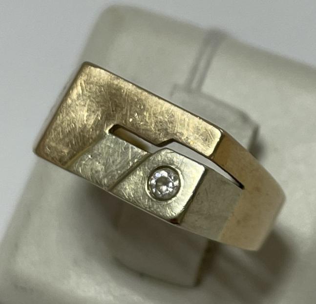 Перстень из красного и белого золота с цирконием (33250904) 0