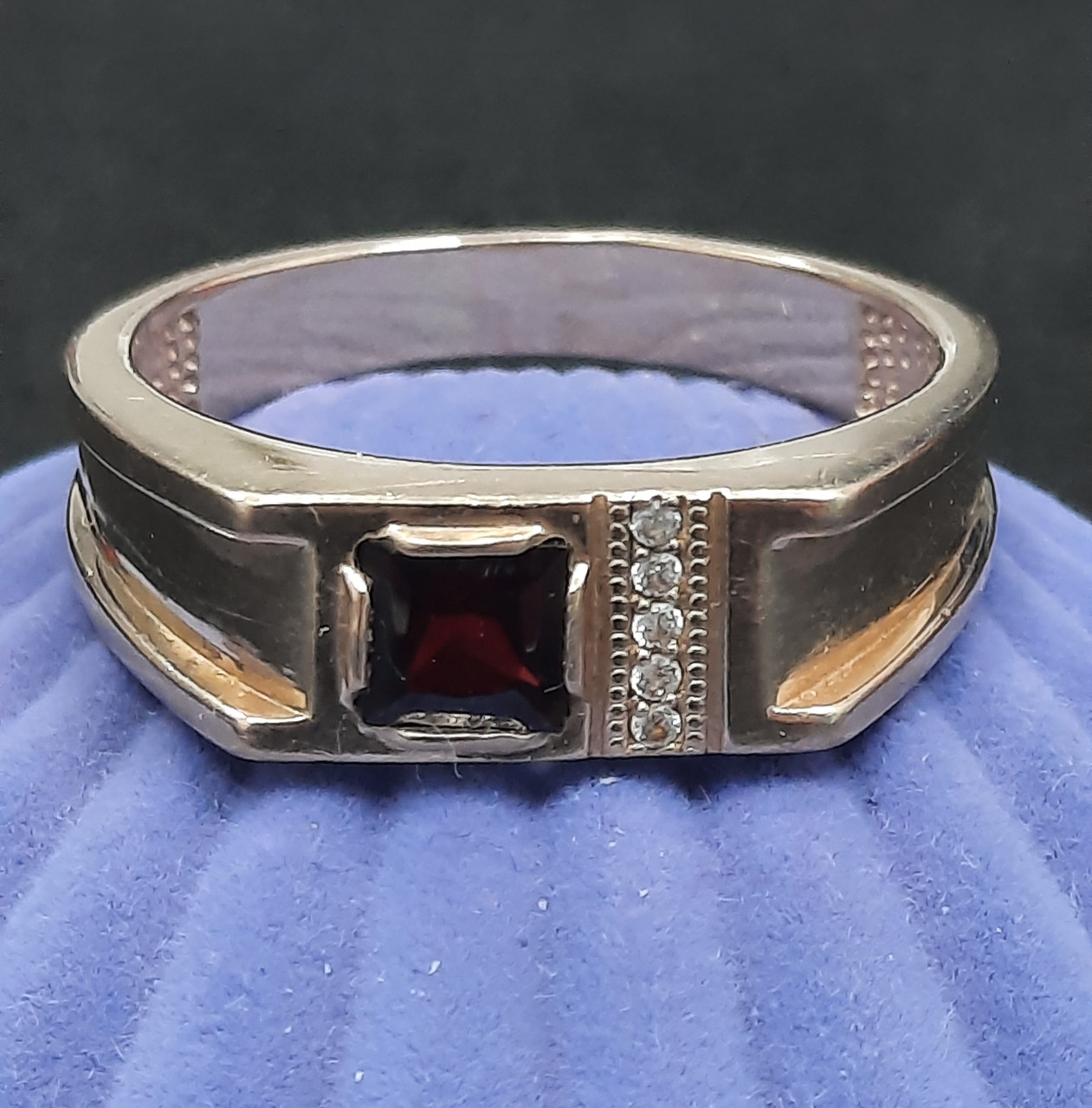 Перстень из красного золота с цирконием и гранатом (33747927) 2