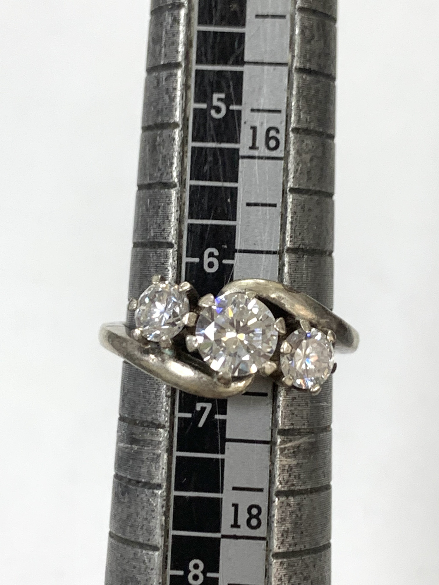 Серебряное кольцо с цирконием (33595535) 2