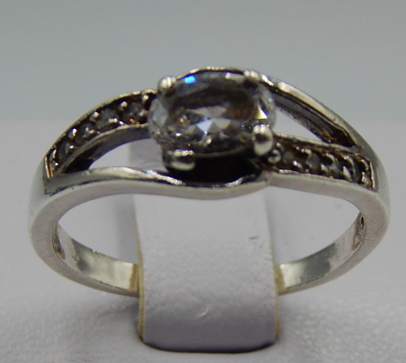 Серебряное кольцо с цирконием (31098158) 0