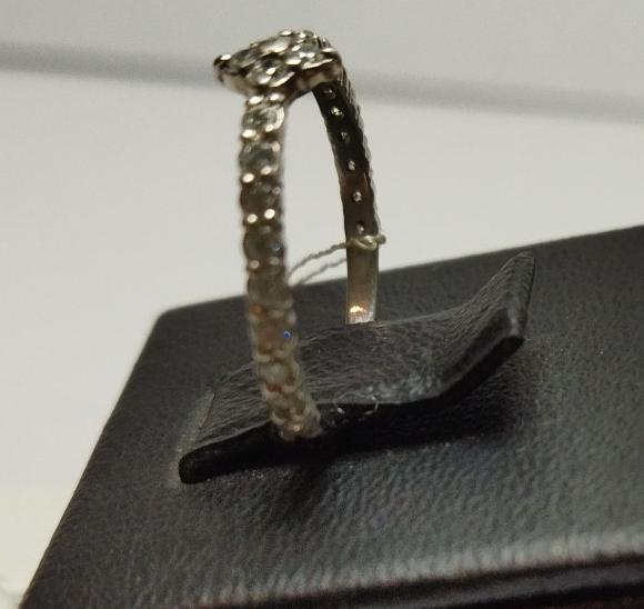 Серебряное кольцо с цирконием (30509884) 1