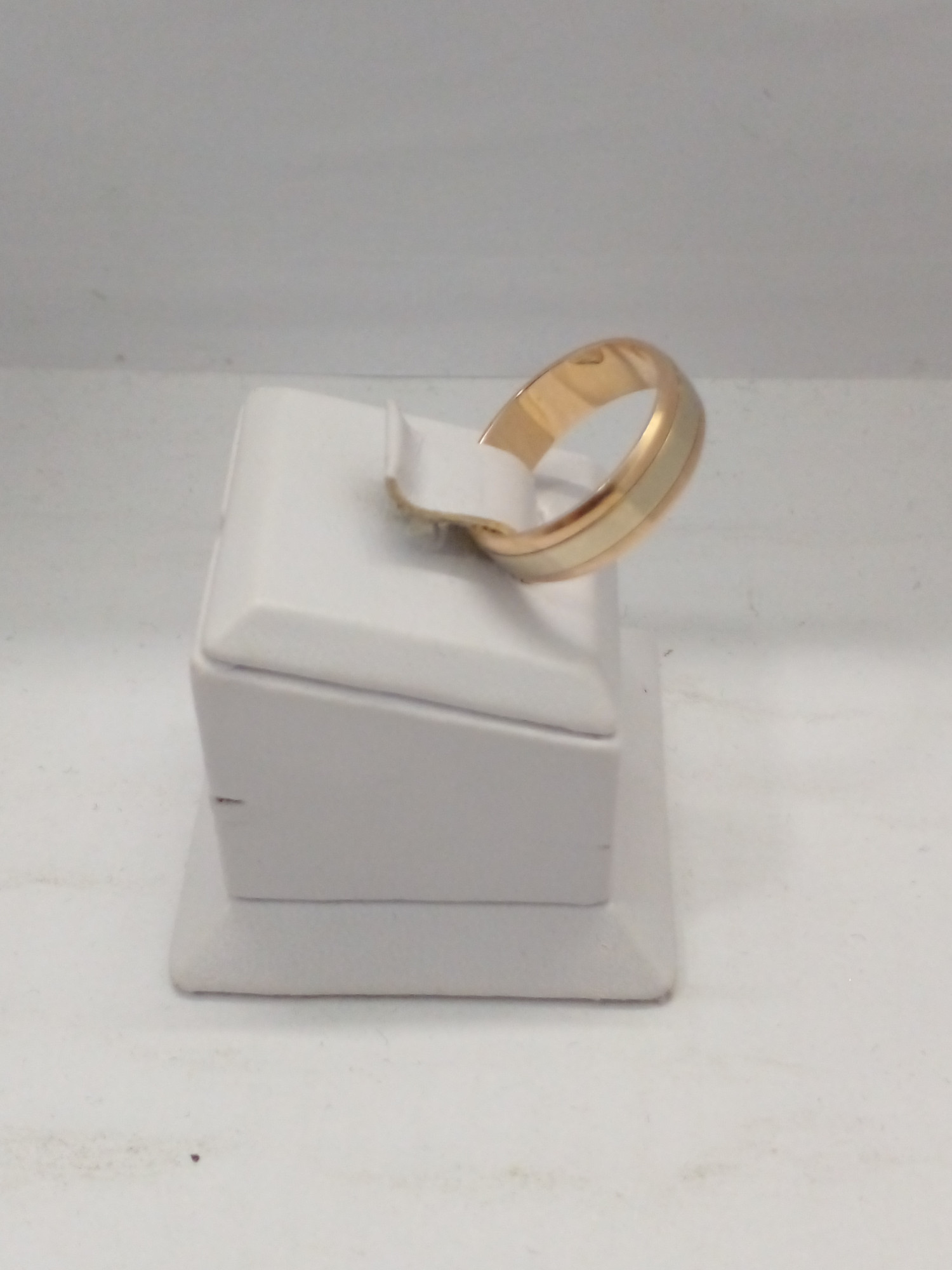 Обручальное кольцо из красного и белого золота (33324453)  2