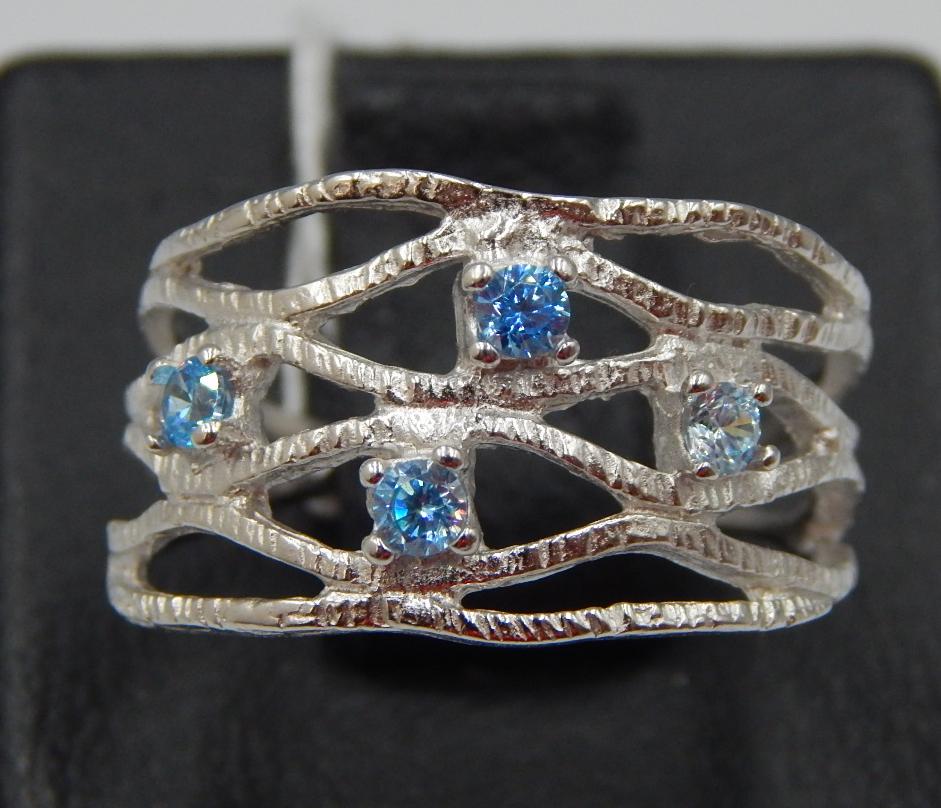 Серебряное кольцо с цирконием (30694767) 0