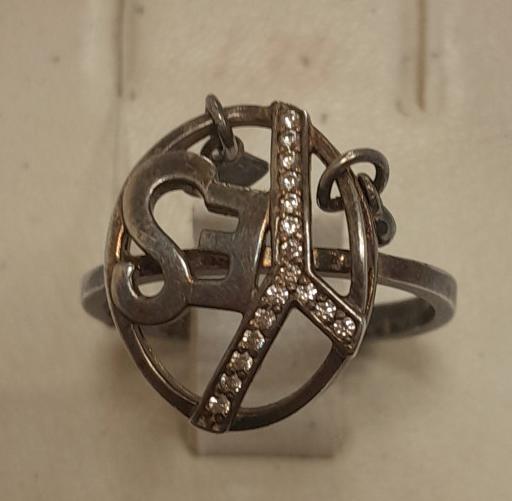 Серебряное кольцо с цирконием (33537531) 1