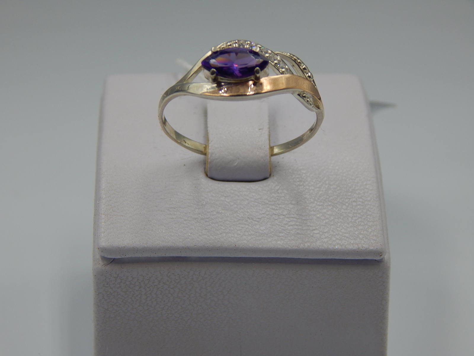 Серебряное кольцо с позолотой и цирконием (32886568) 0