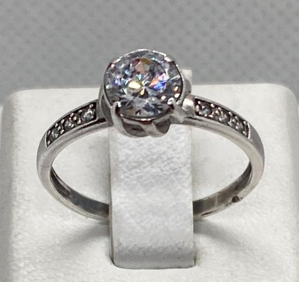 Серебряное кольцо с цирконием (31760671) 0