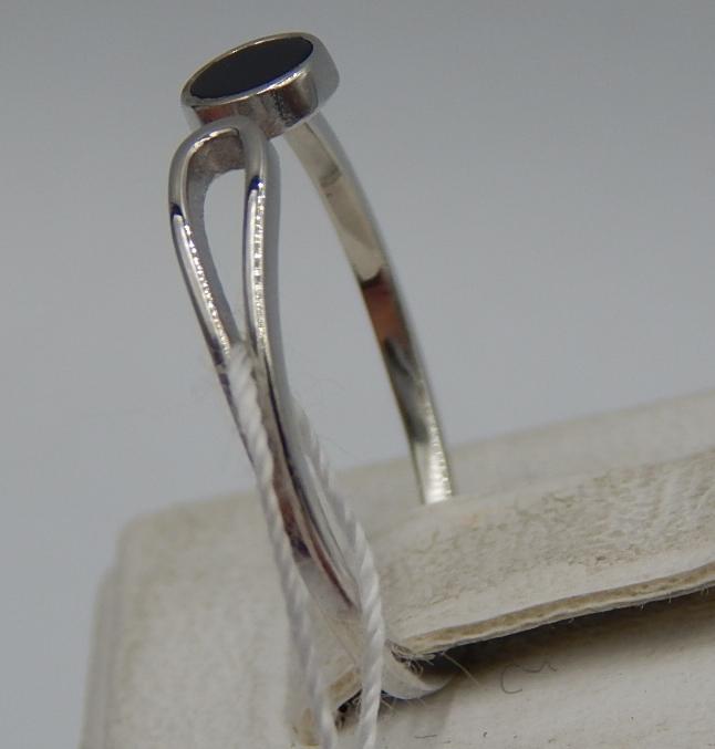 Серебряное кольцо с ониксом (30529029)  1