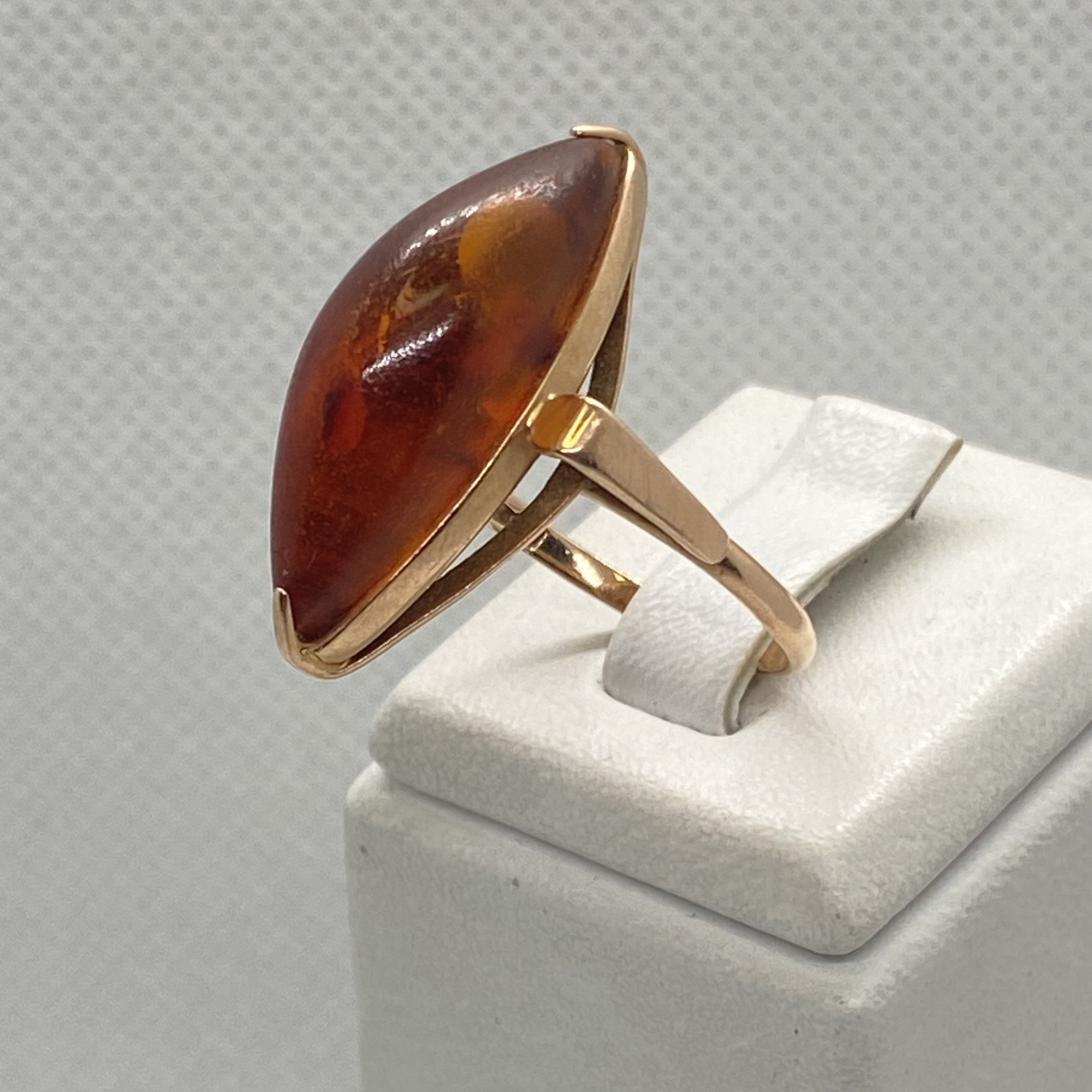 Кольцо из красного золота с янтарем (30690467)  1