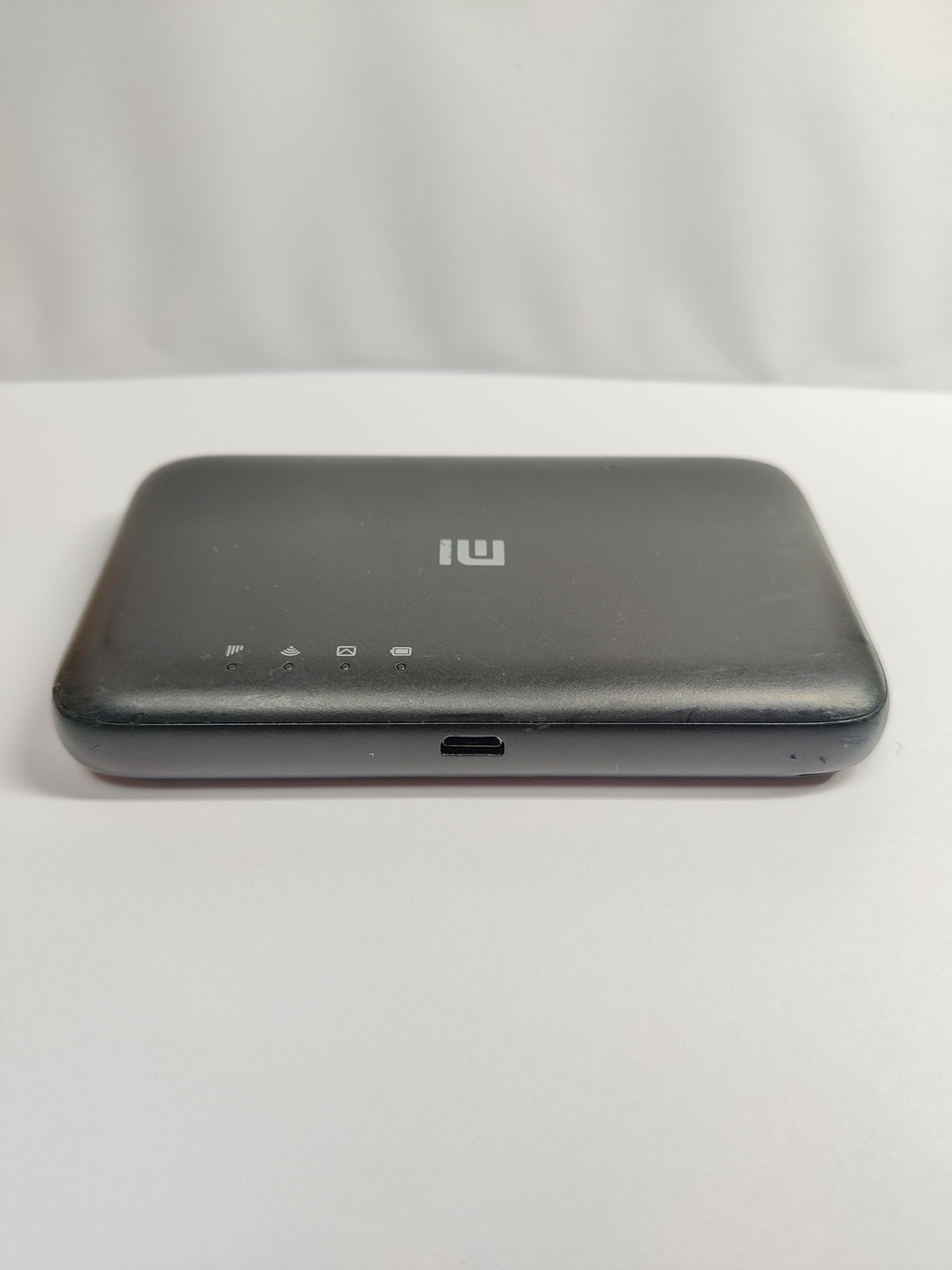 Мобільний роутер Xiaomi F490 4G LTE 4