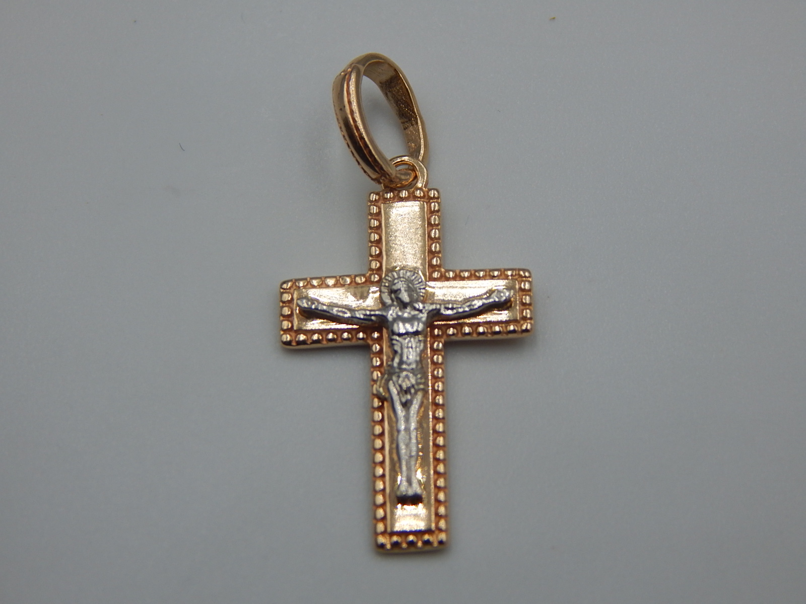 Підвіс-хрест з червоного та білого золота (33931156) 2