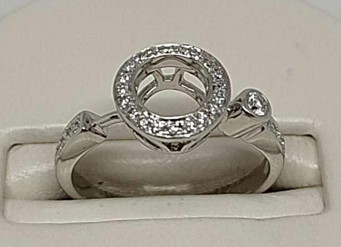 Кольцо из белого золота с бриллиантом (-ми) (30952571) 1