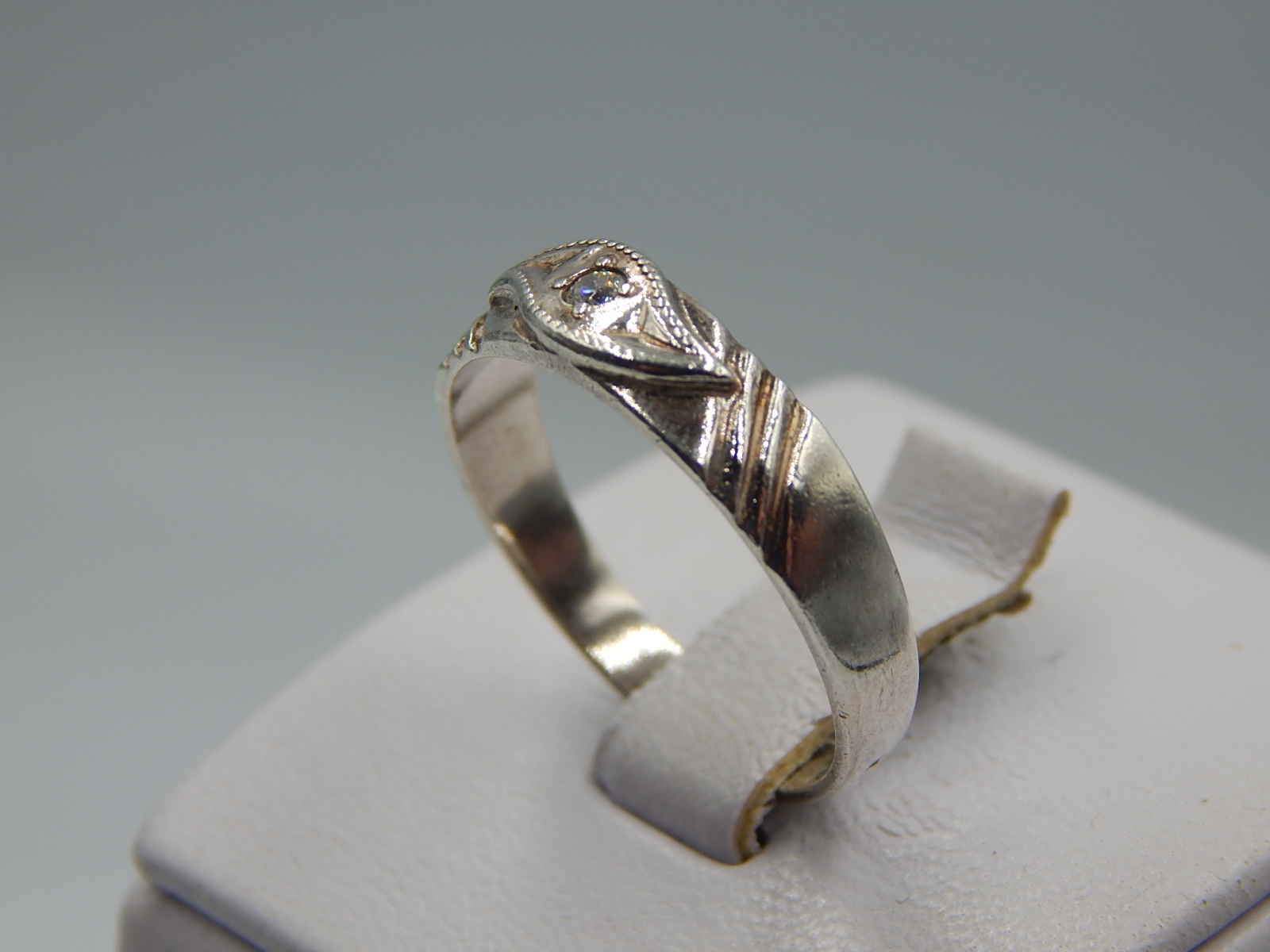 Серебряное кольцо с цирконием (33681006) 1