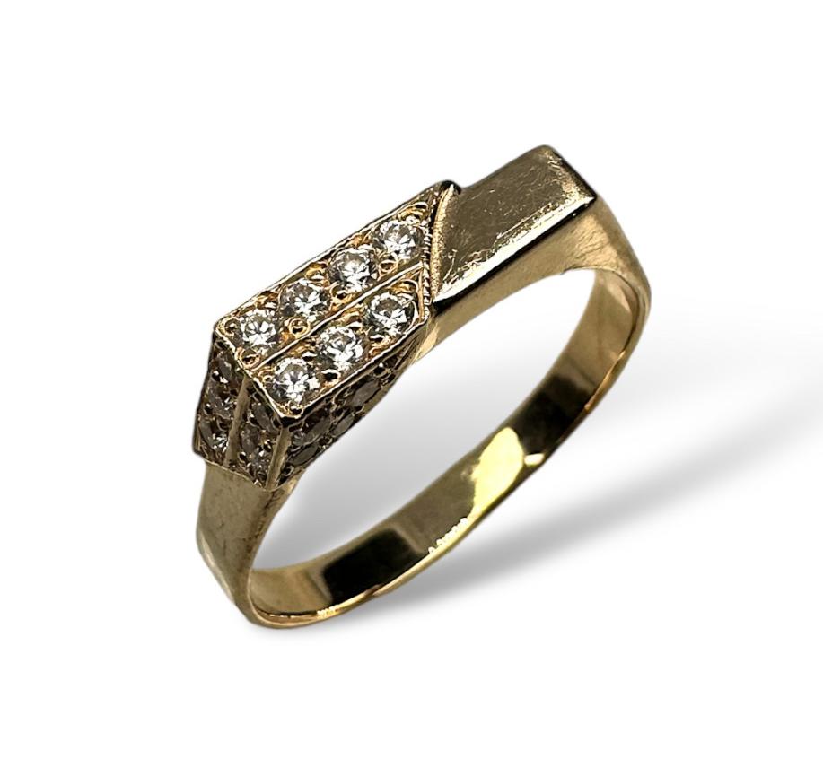Перстень из красного золота с цирконием (32946210) 0