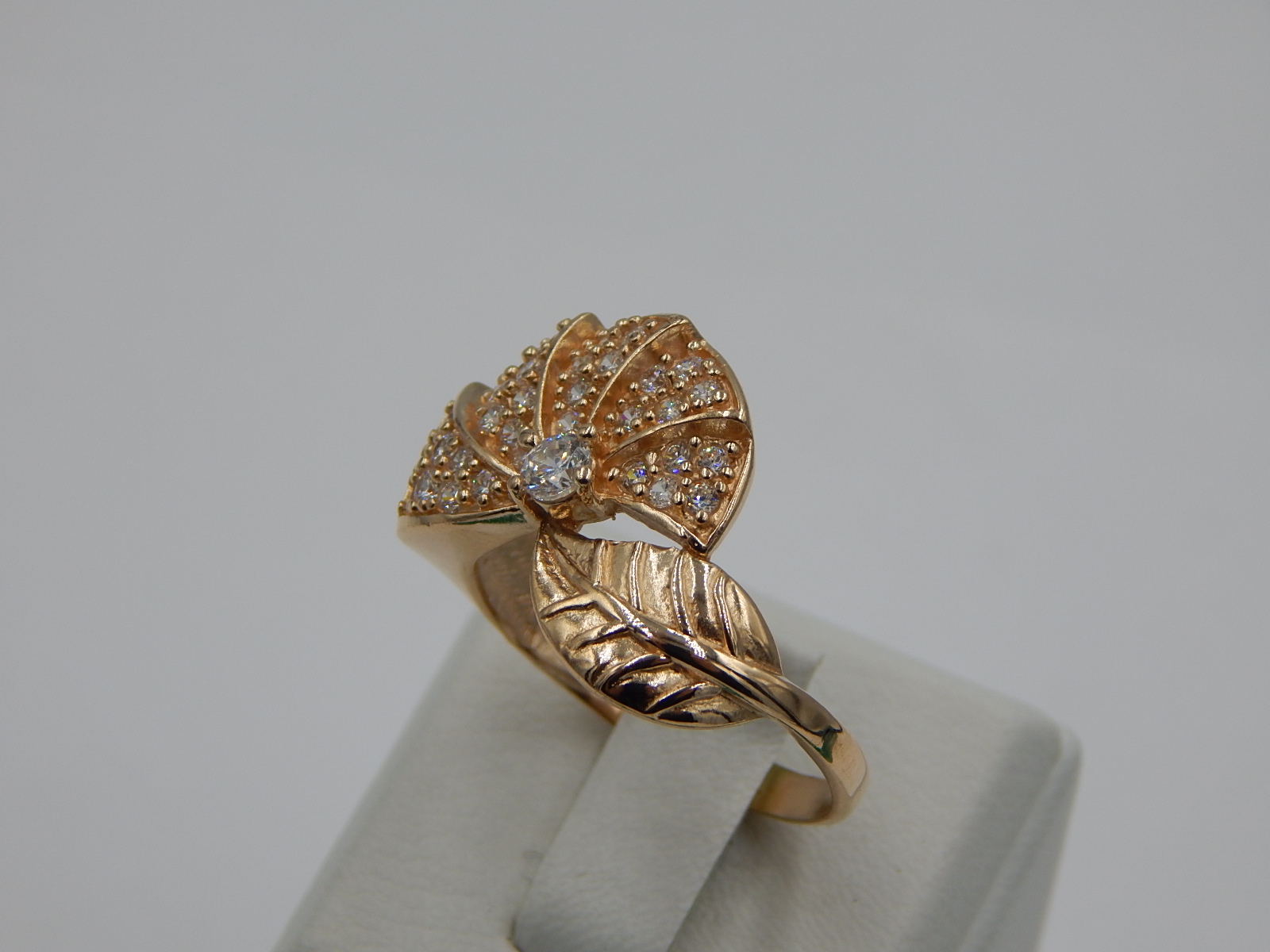 Кольцо из красного золота с цирконием (30852298) 4