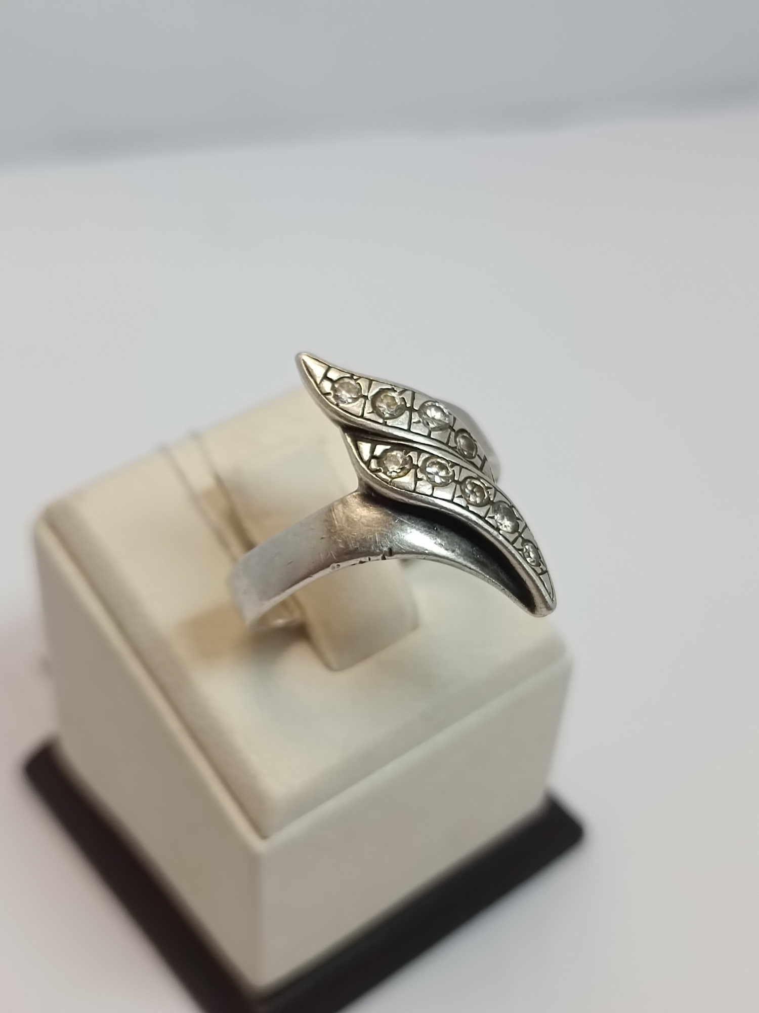 Серебряное кольцо с цирконием (33643844) 2