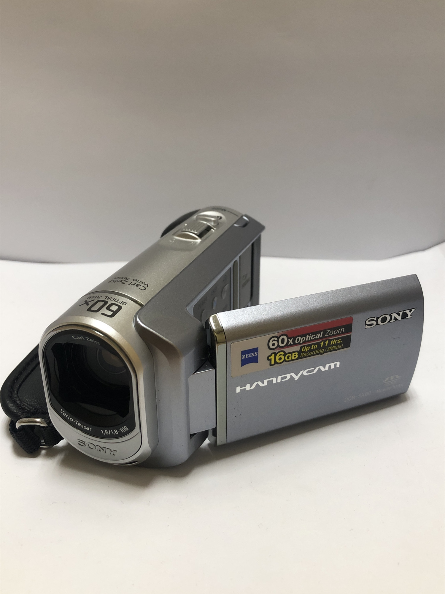 Видеокамера Sony DCR-SX60E 0