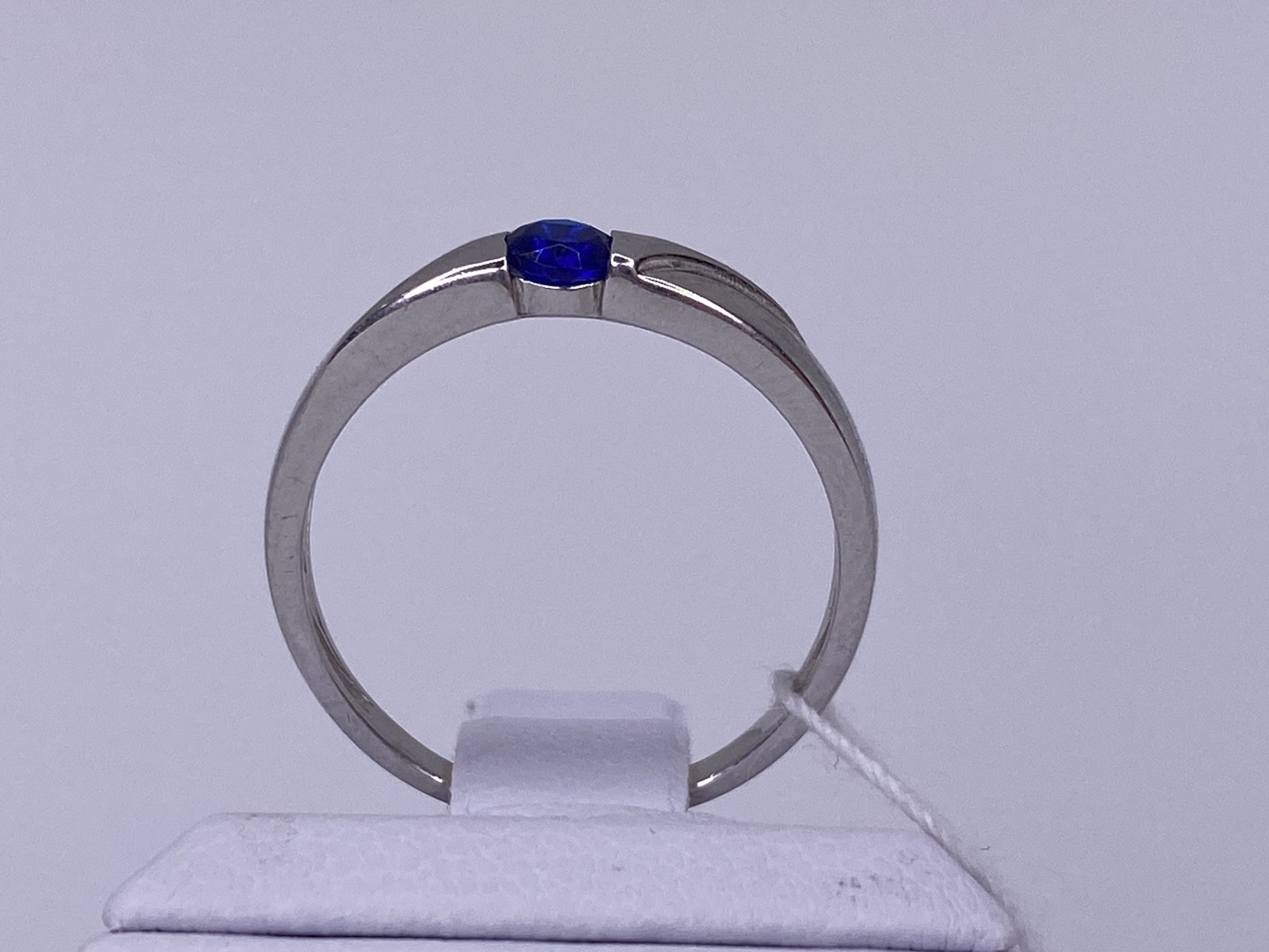 Серебряное кольцо с цирконием (29644299) 1