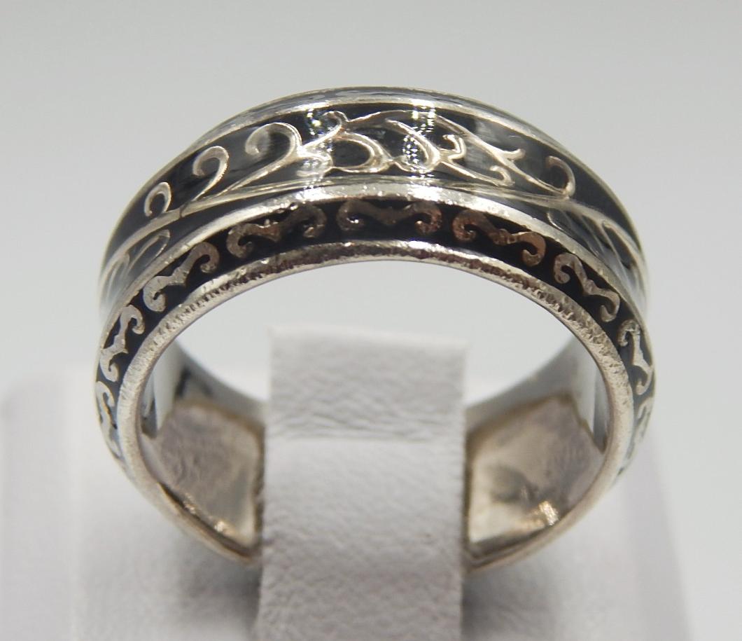Серебряное кольцо с эмалью (33697347) 0