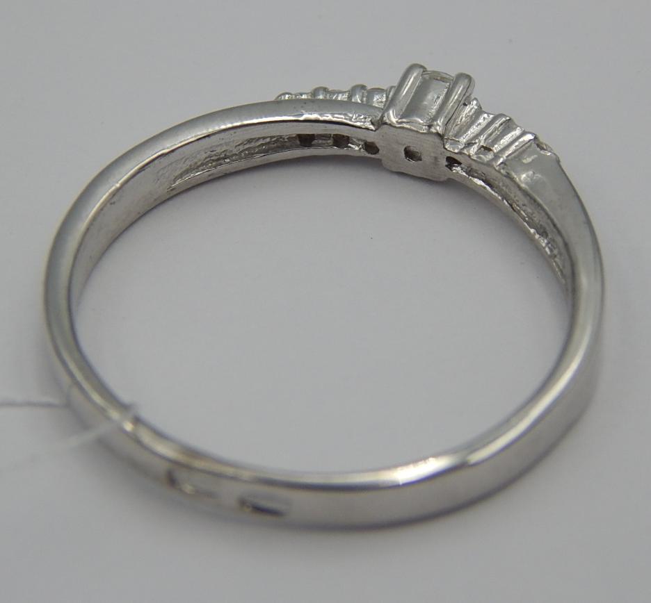 Серебряное кольцо с цирконием (28352007) 1