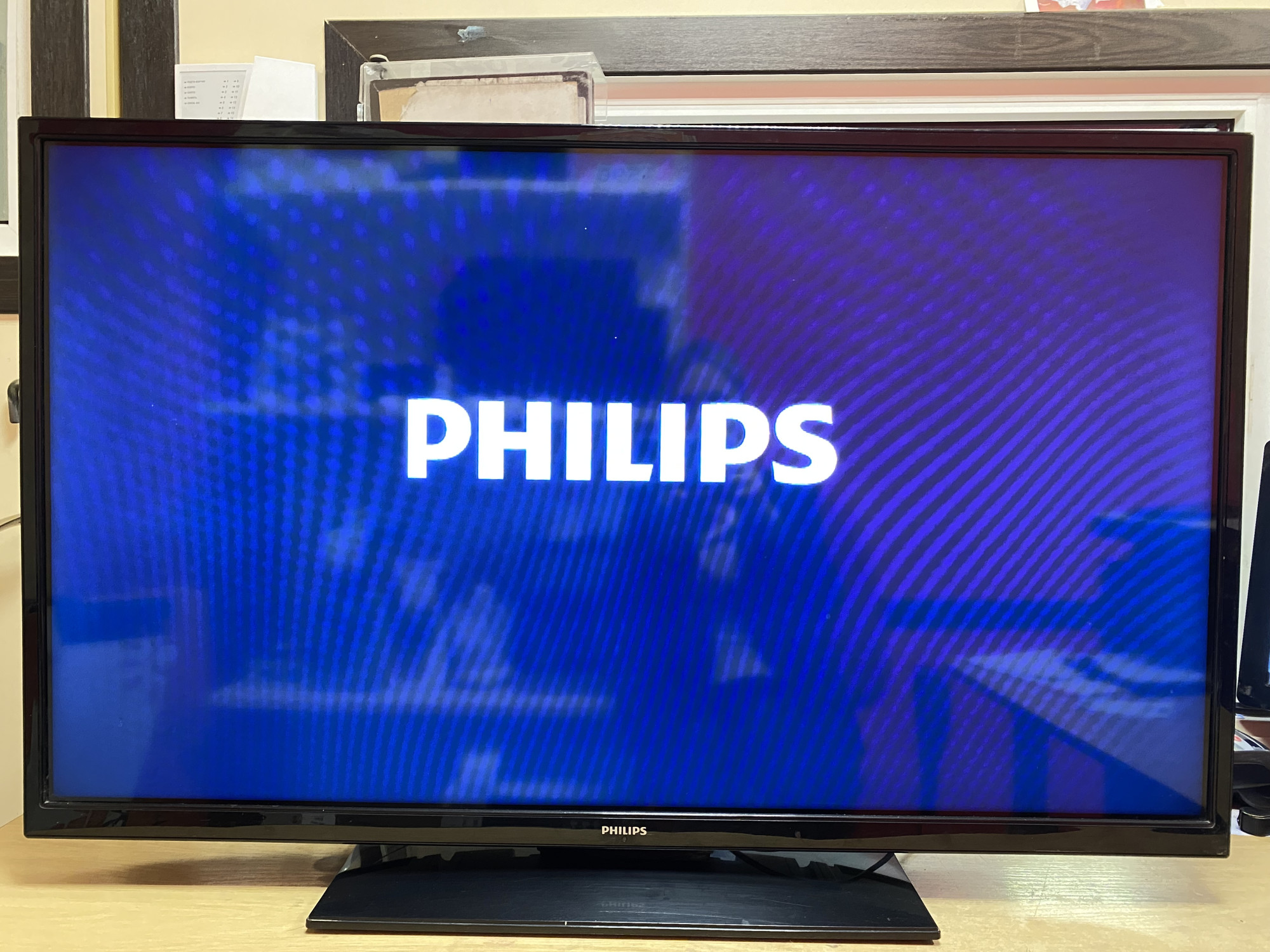 Телевизор Philips 40PFL3018T 0