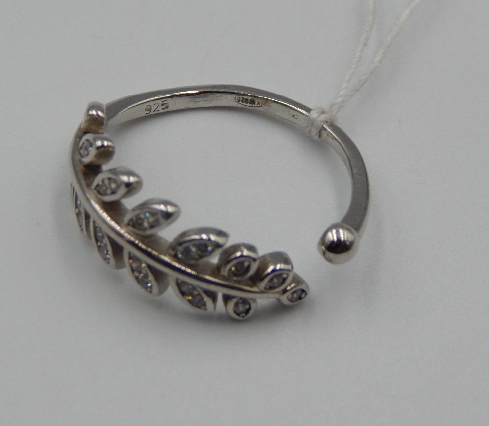 Серебряное кольцо с цирконием (31646350) 2
