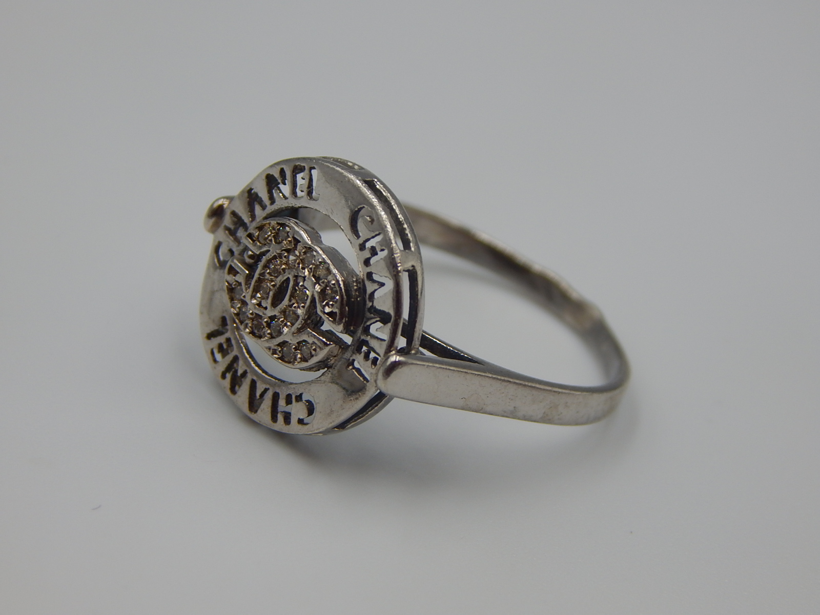 Серебряное кольцо с цирконием (33454234) 1