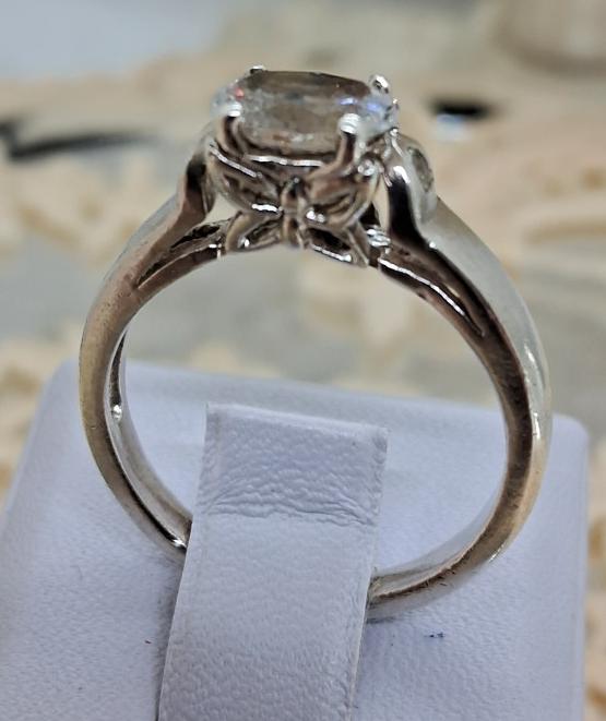 Серебряное кольцо с цирконием (32648772) 3