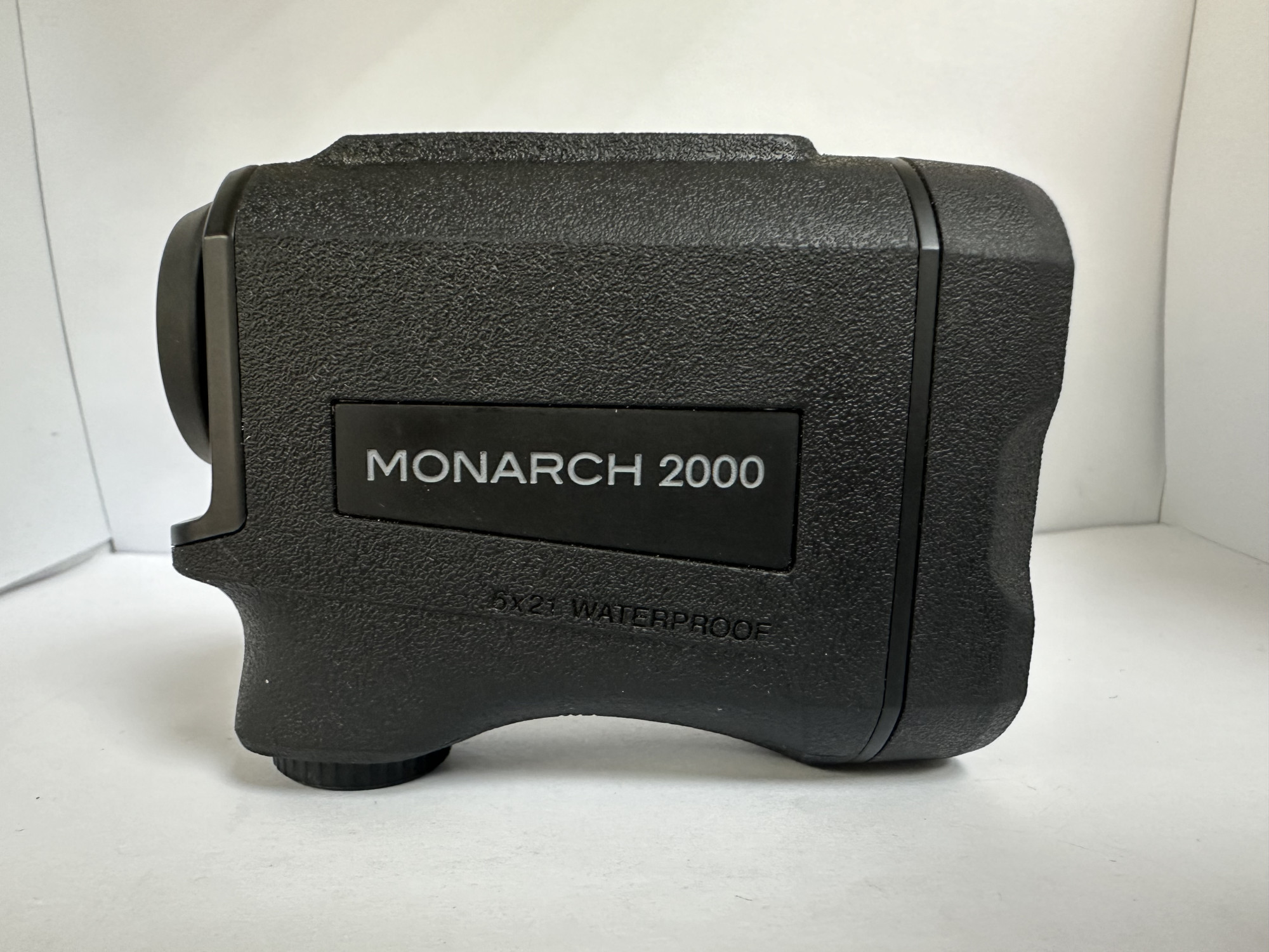 Лазерний далекомір Nikon Monarch 2000 1