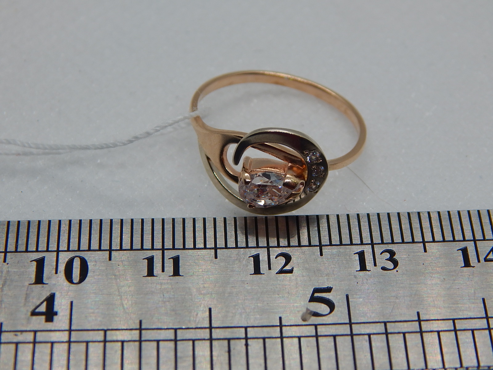 Кольцо из красного и белого золота с цирконием (32900403)  3