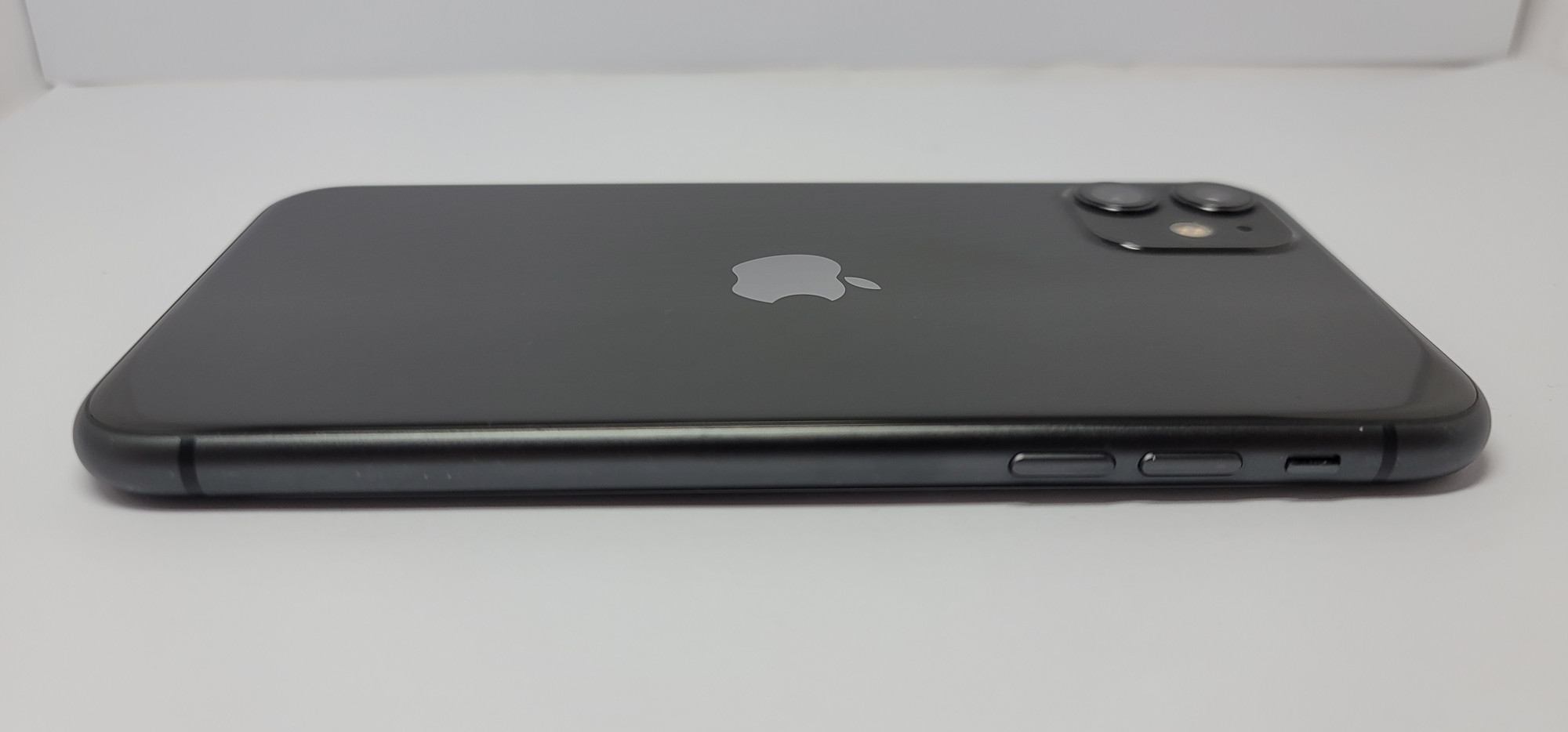 Apple iPhone 11 64GB Black (MWLT2) 3