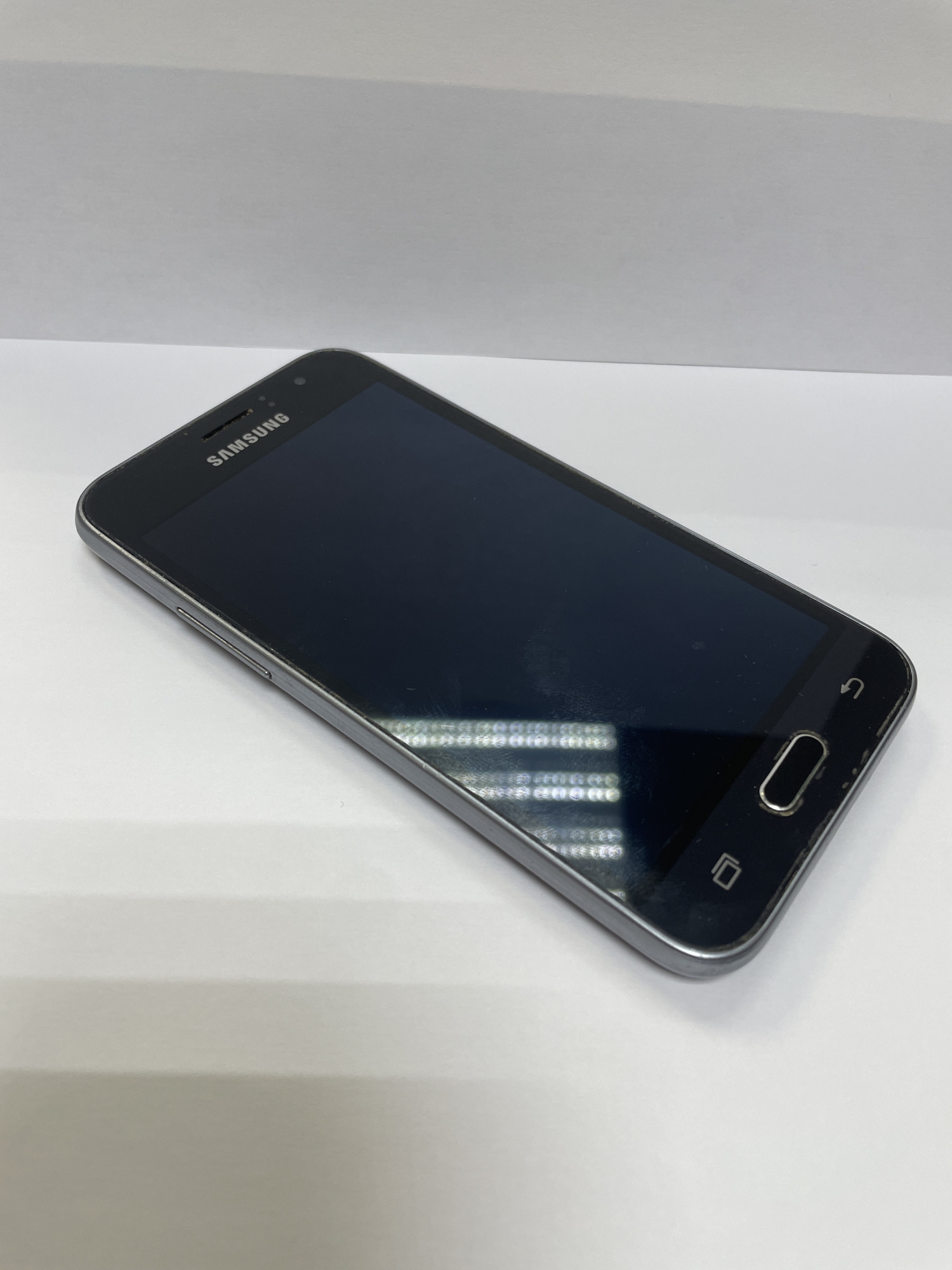 Samsung Galaxy J1 (SM-J120H) 1/8Gb 3